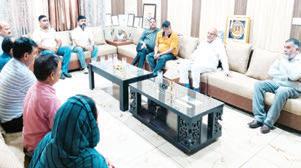 Khanna visits families of deceased BJP leaders to express condolences