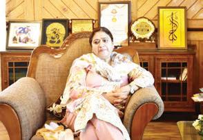 Prof Nilofer expresses gratitude to Chancellor for her re-appointment as VC KU