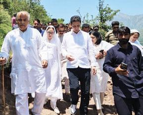 BJP leaders visit shelling-hit Uri, distribute relief