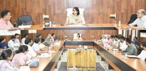 DDC reviews maternal health services, stresses on institutional deliveries