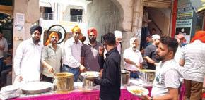 'Langar' organized on martyrdom day of Guru Arjun Dev Ji