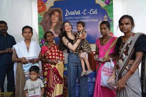 Singer and Actor Zahrah S Khan joins PETA India in donating vegan biryani to hundreds in Hyderabad