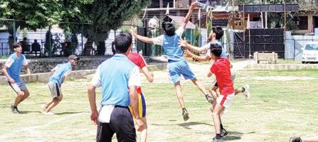 Achabal Clinches U-17 Handball, Srigufwara Wins U-14 Baseball in YSS Anantnag Sports Fest