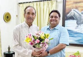 Wattal calls on Azad in New Delhi to enquire about his health