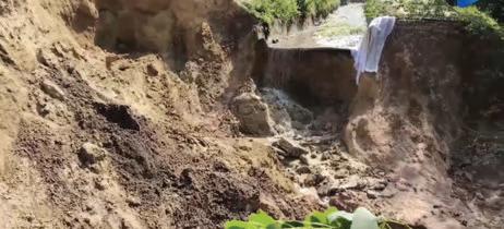 Sudden breach of Awantipora canal causes irrigation crisis, road damage