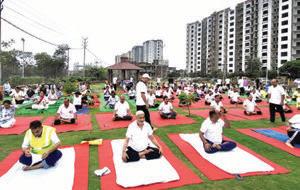 MWWA, Delphic Council of J&K celebrate Int'l Yoga Day