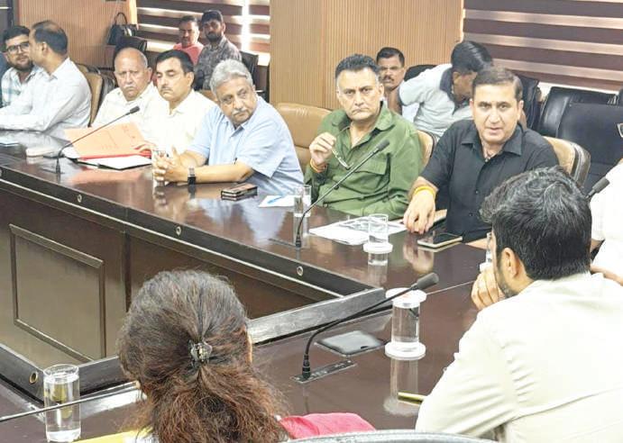 PHDCCI Delegation discusses Draft City Logistics Plan with JMC Commissioner