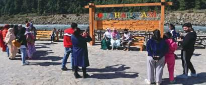 Weekend rush signals hope for revival of tourism in Pahalgam