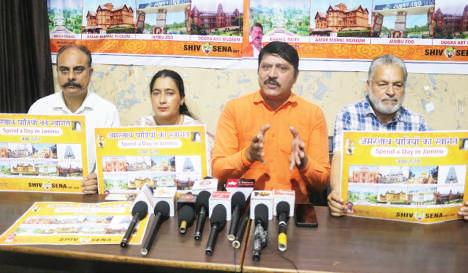 Sena urges Amarnath pilgrims to explore Jammu, demands free e-bus service