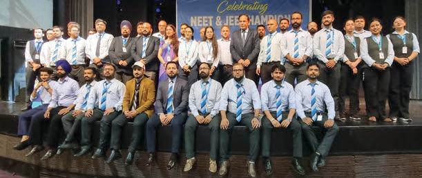 AESL felicitates NEET UG 2025 toppers from Jammu at 'Champions of Aakash' Event