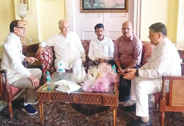 MLA Marh meets Union Agri Minister; seeks relief for farmers