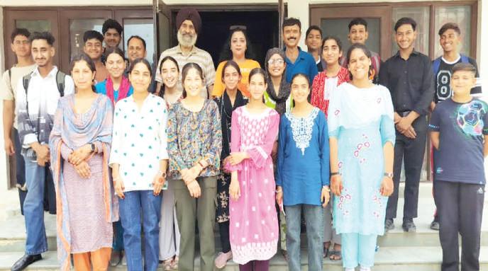 Youth Exchange Programme participants flagged off for UT-level competition