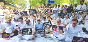 BJP MLAs protest Urdu mandate in Naib Tehsildar recruitment