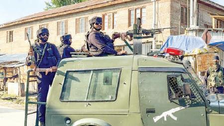 Anti-terror operation continues in Kulgam, hunt for terrorists on