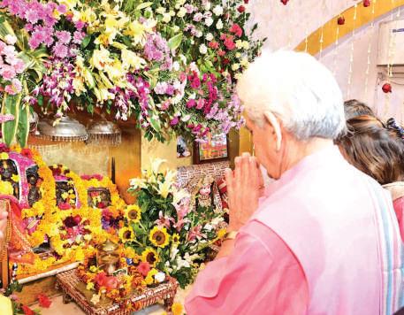 Sinha pays tribute to Baba Jitto; Lauds Farmers' resilience after August calamity