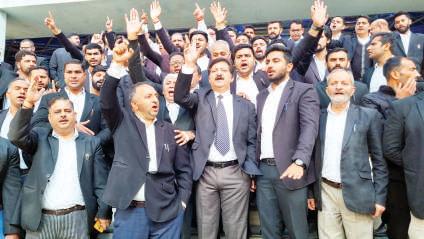 JK Bar stages protest against J&K Tenancy Act