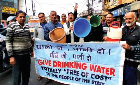 Dimple leads protest against water scarcity in Jammu