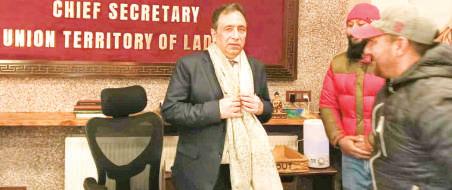 Delegation of Patwaris calls on Chief Secy, Ladakh