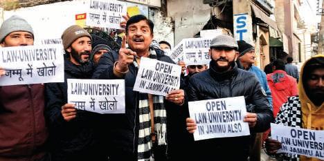 Dimple leads protest demanding NLU in Jammu