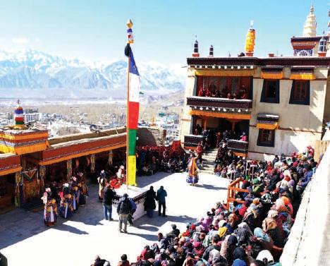 CS Kundra attends Leh Dosmochey Festival