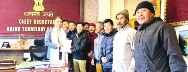 Delegation from Korzok calls on CS Kundra