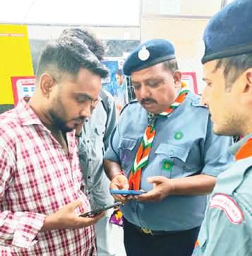 Railways deploy Scouts & Guides for Navratri rush management