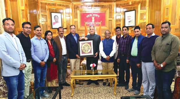 Journalists' delegation from Odisha calls on Guv Kavinder