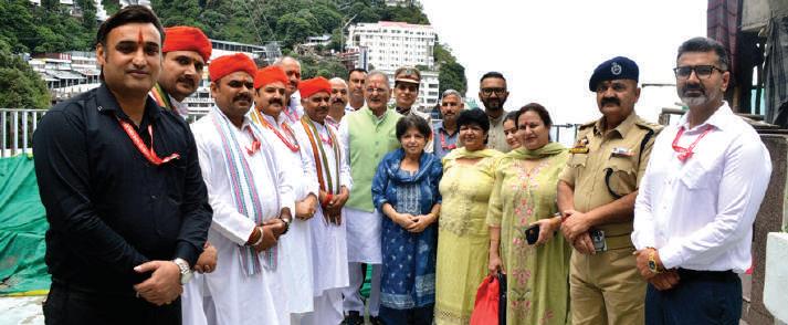 HP Guv Kavinder pays obeisance at Shri Mata Vaishno Devi Shrine
