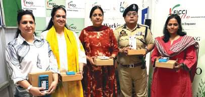 FICCI FLO JKL, Lakshyam honour traffic police personnel with cooling aids, power banks