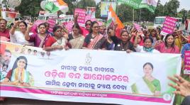 Congress workers clash with police near CM's residence, several arrested