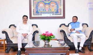 CM Majhi Meets Odisha Governor; Speculation Runs High on Cabinet Expansion!