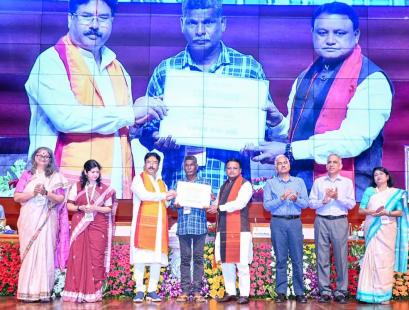 Odisha: CM announces insurance and Compensation benefits for sanitation workers