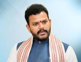 Naidu urges airlines to focus on Seaplane services in the country