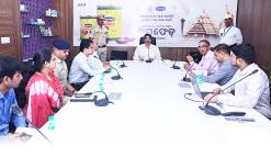 Odisha Governor suggests linking dairy farmers to PMMY to boost milk production