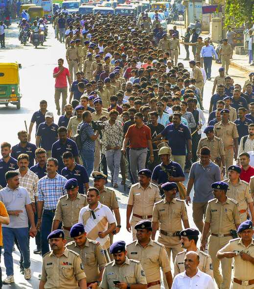 1,000 illegal Bangladeshis detained by cops in Gujarat