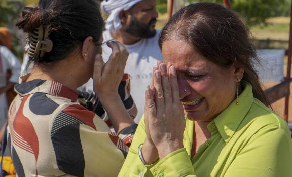 As visa deadline ends, 537 Pak nationals leave India through Attari