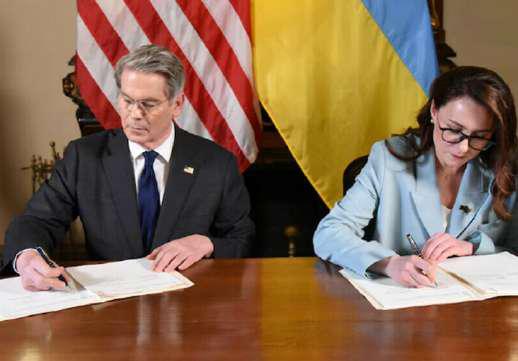 Russia strikes Ukraine amidst US deal
