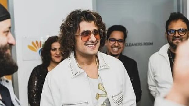 FIR FILED AGAINST SONU NIGAM FOR REMARKS AGAINST KANNADIGAS