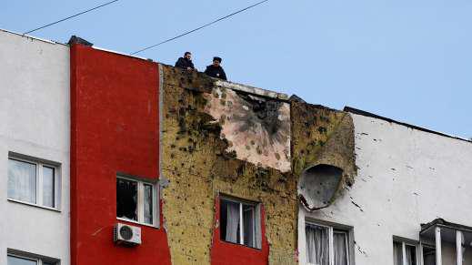 Ukraine drone attacks shut down Moscow airports