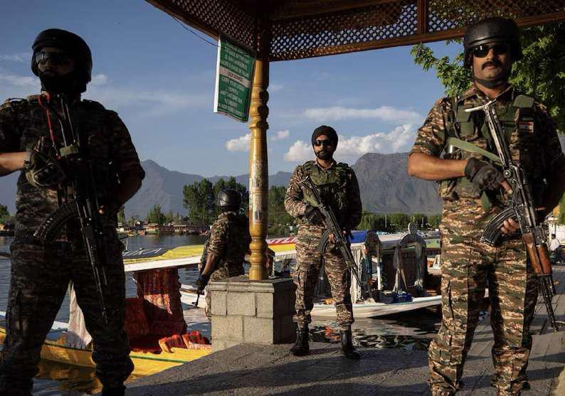India-Pak tensions raise fears of fullblown conflict