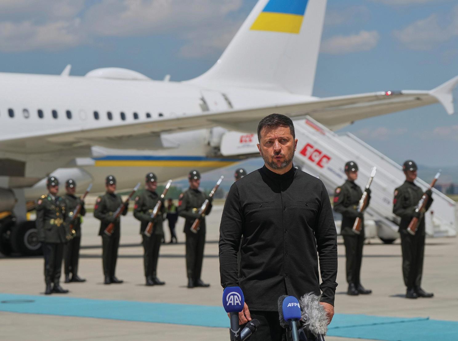 Ukraine forced to play theatrics to win US aid