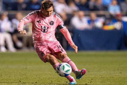 BREATHTAKING FREE-KICK Miami shows soul, fight in Messi-inspired rally