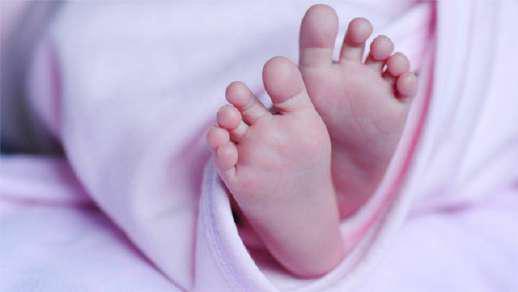 Nurses rule still-birth; woman delivers healthy baby
