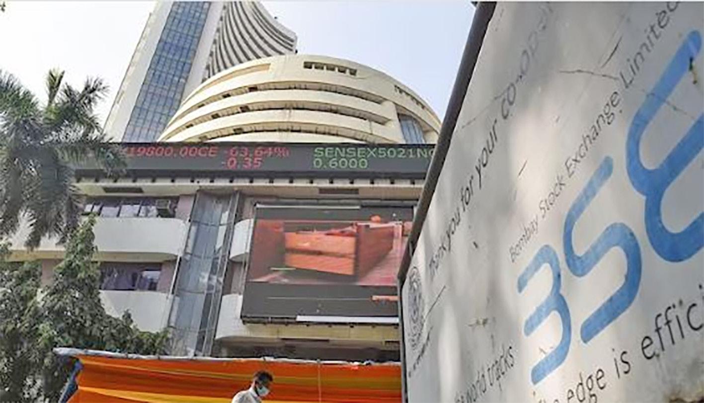 Markets rise for 4th day in a row on global rally