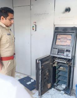 Honey-trap racket busted; cop among five arrested