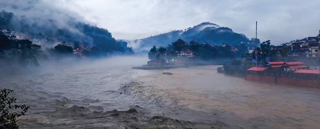 Himachal bears the brunt as cloudbursts, flood create havoc