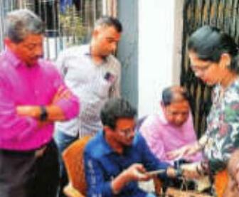 ट्रांजिट कैंपों में बायोमेटिक सर्वे शुरू, पहले दिन 195 पंजीकरण