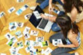 युवा फिर ला रहे प्रिंटेड फोटो का ट्रेंड... एक्सपर्ट बोले- फोटो का स्पर्श अतीत और जड़ों से जोड़ता है, ये एहसास डिजिटल फोटो में नहीं मिलता