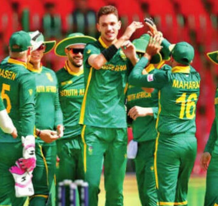 इंग्लैंड सात विकेट से हारा, अफ्रीका सेमीफाइनल में