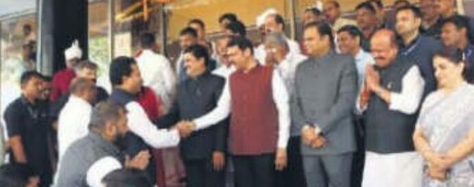 नेता विपक्ष को लेकर उद्धव गुट के दावे से अनजान हैं महाआघाडी के दल